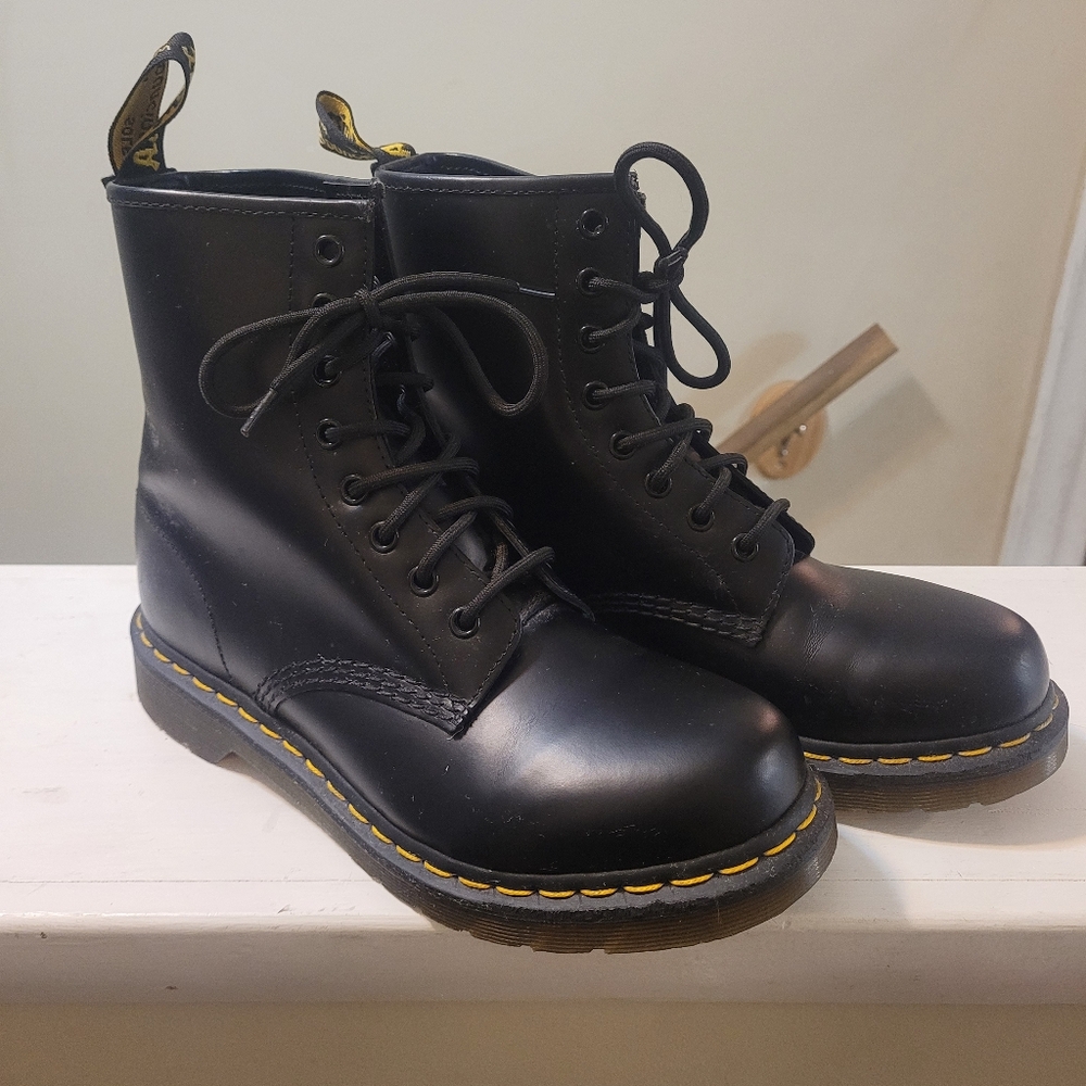 Dr. Martens 1460 Smooth Leather Boots